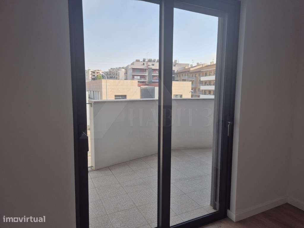 Apartamento T2 com Elevador-9