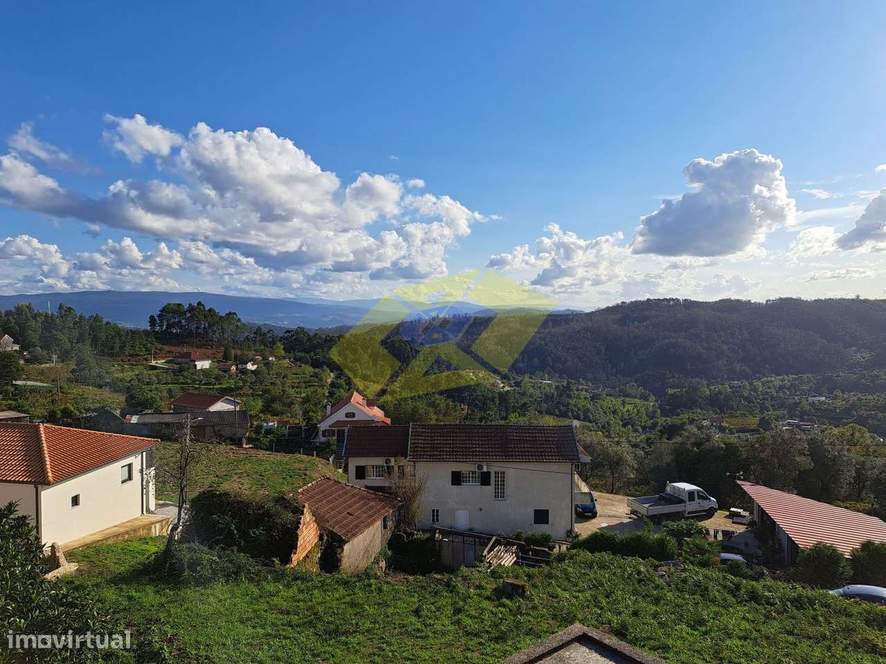 Moradia T3 em Agilde (Celorico de Basto)-13