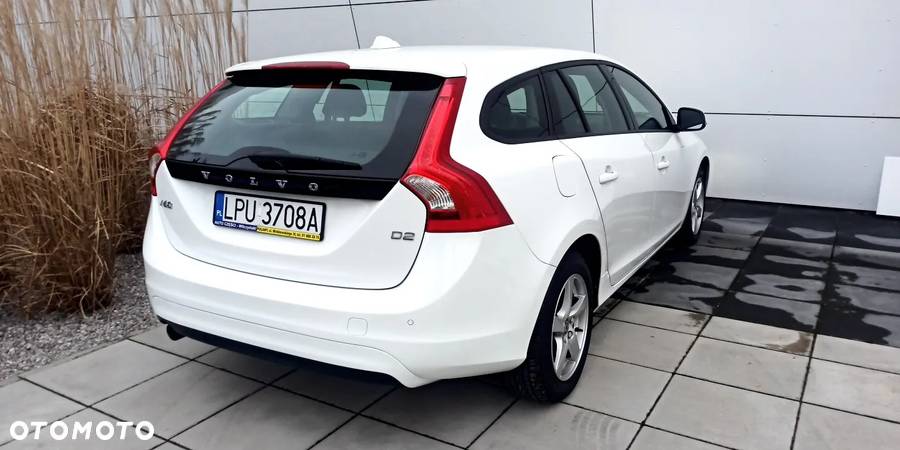 Volvo V60 D2 Drive-E Momentum - 12