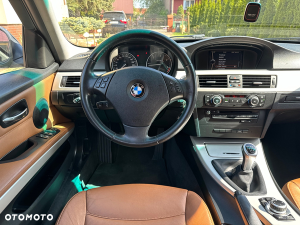 BMW Seria 3 320d Efficient Dynamics Luxury Line - 32