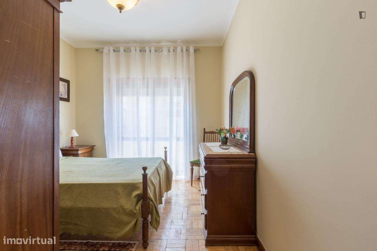 Quarto - localizado em Valongo Porto - Grande imagem: 5/8