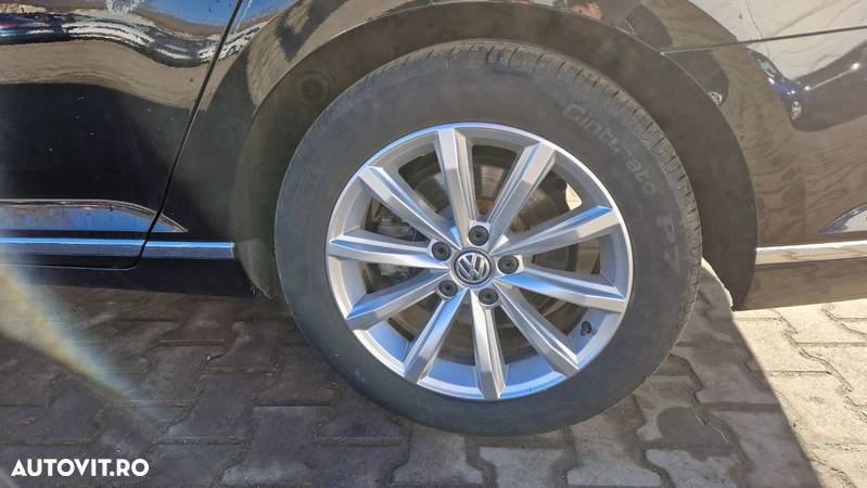 Volkswagen Passat 2.0 TDI Highline - 21