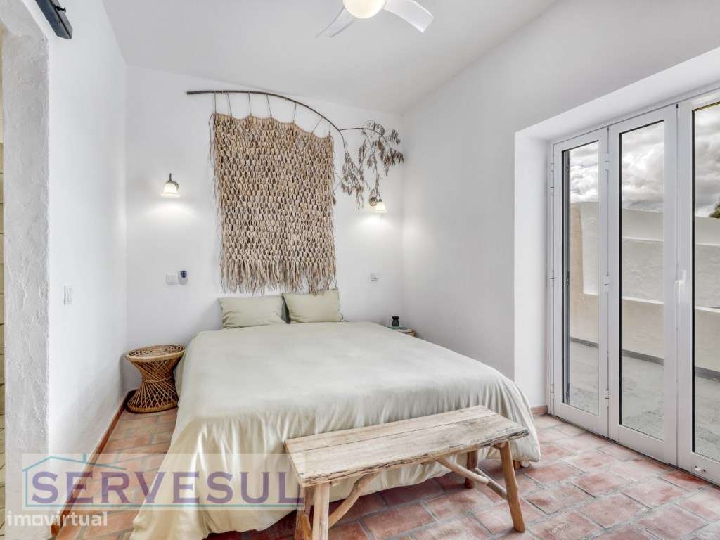 Charmosa Moradia Familiar T3+1 no Campo, inserida num generoso terr...-18