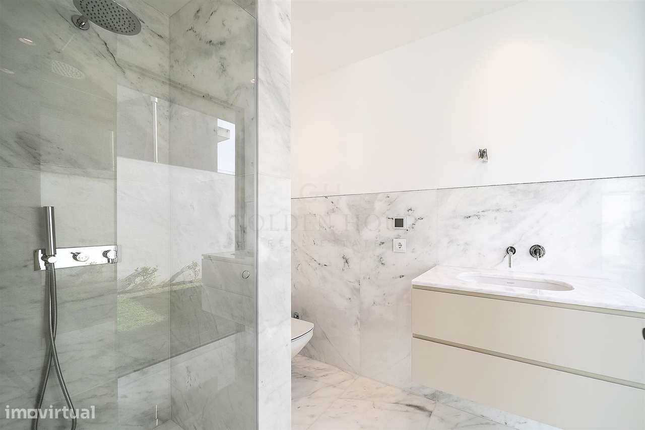 Moradia T4 de Luxo em Canidelo com Vista Mar | Golden Hour Real Estate-41