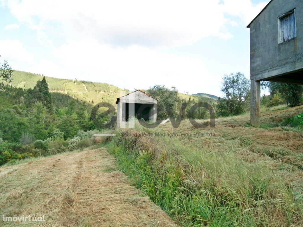 Terreno próximo ao Rio Zêzere