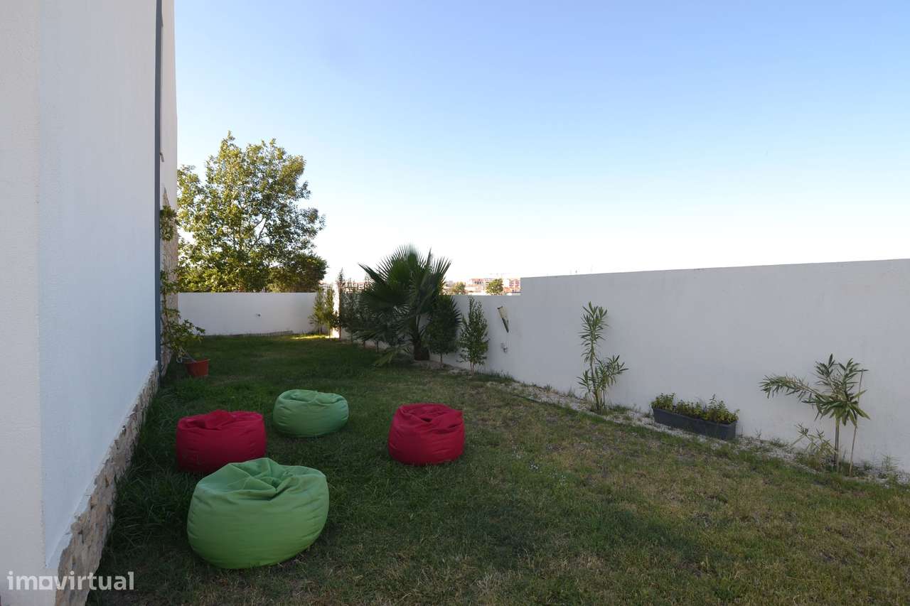 Moradia em condomínio com piscina - Alcochete-30