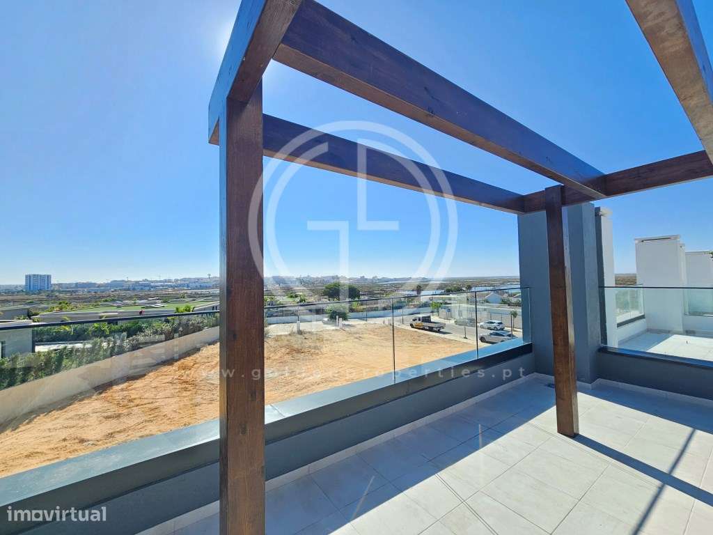 Moradias em Banda T4 em Montenegro, Faro-18