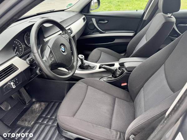 BMW Seria 3 318d - 8