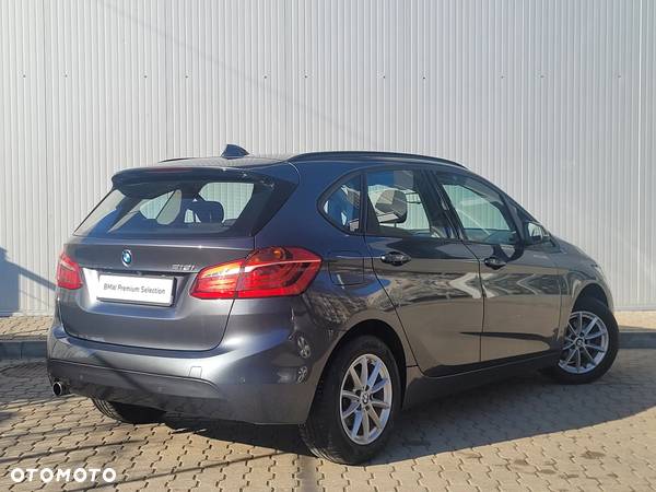 BMW Seria 2 218i - 5