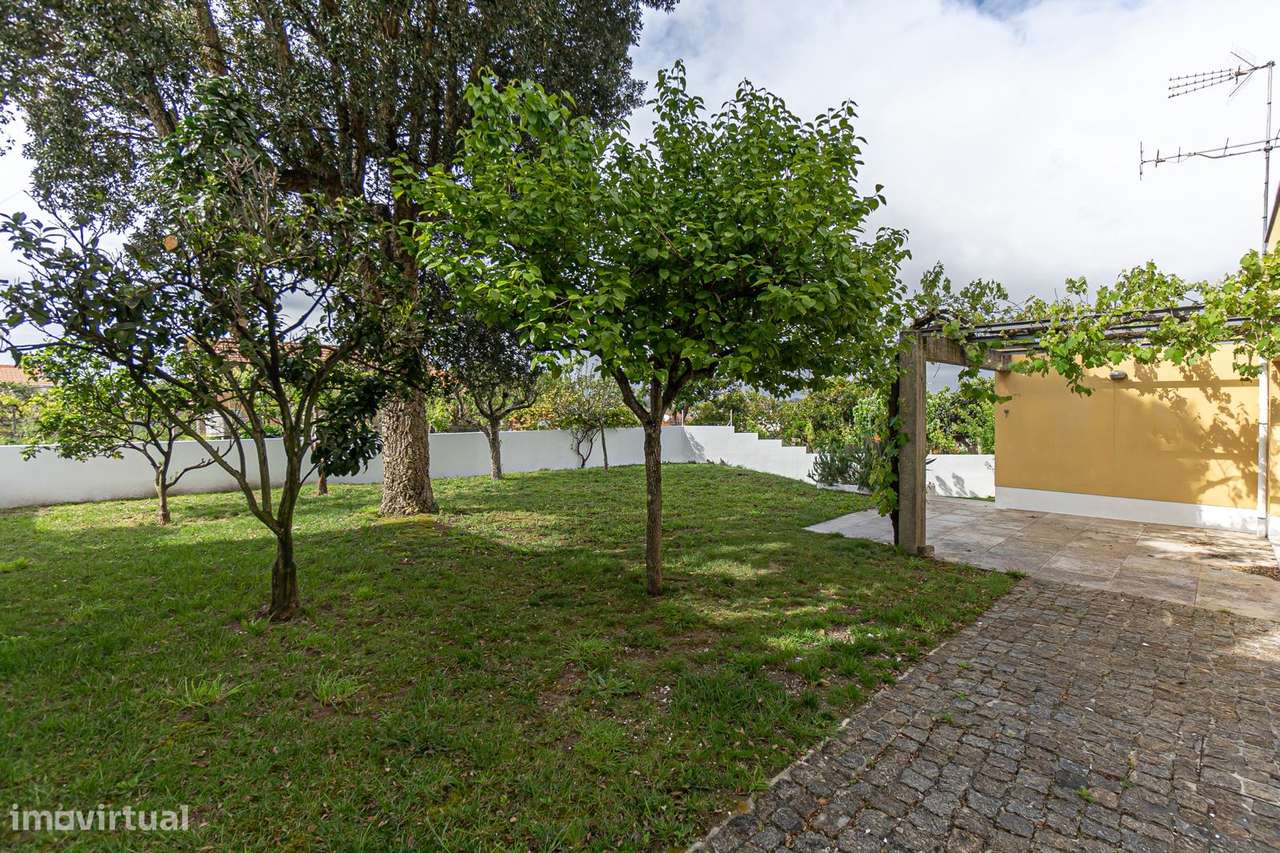 Moradia T3 de 4 Frentes, no centro Avanca( Estarreja),  lote de 360 m2-8