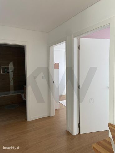 FANTÁSTICA MORADIA RECENTE EM ALGUEIRÃO – CONFORTO, ESPAÇO E QUALID-20