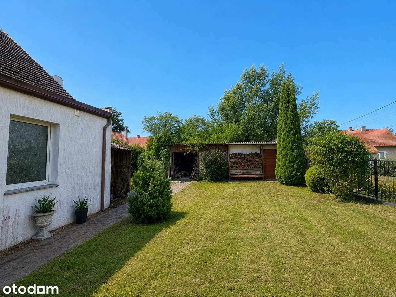 Pół domu 160 m² z działką 595 m², garażem i budynkiem gospodarczym-10