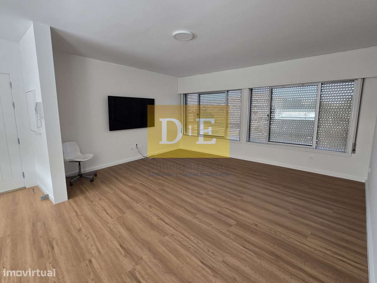 Apartamento T4 em Zona Central da Sª da Hora Junto à Estação do M-16