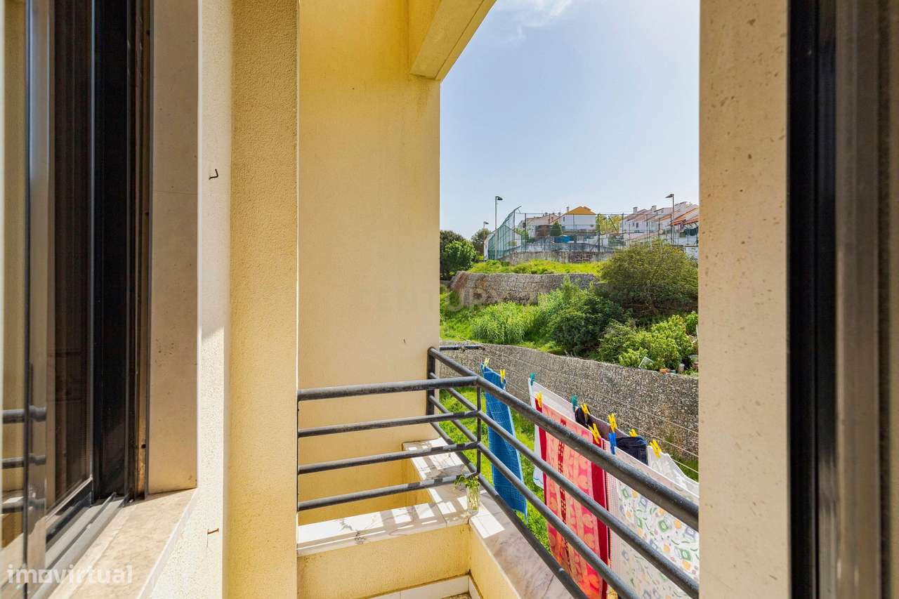 Apartamento T3  Feijó Almada Parque da Paz-3