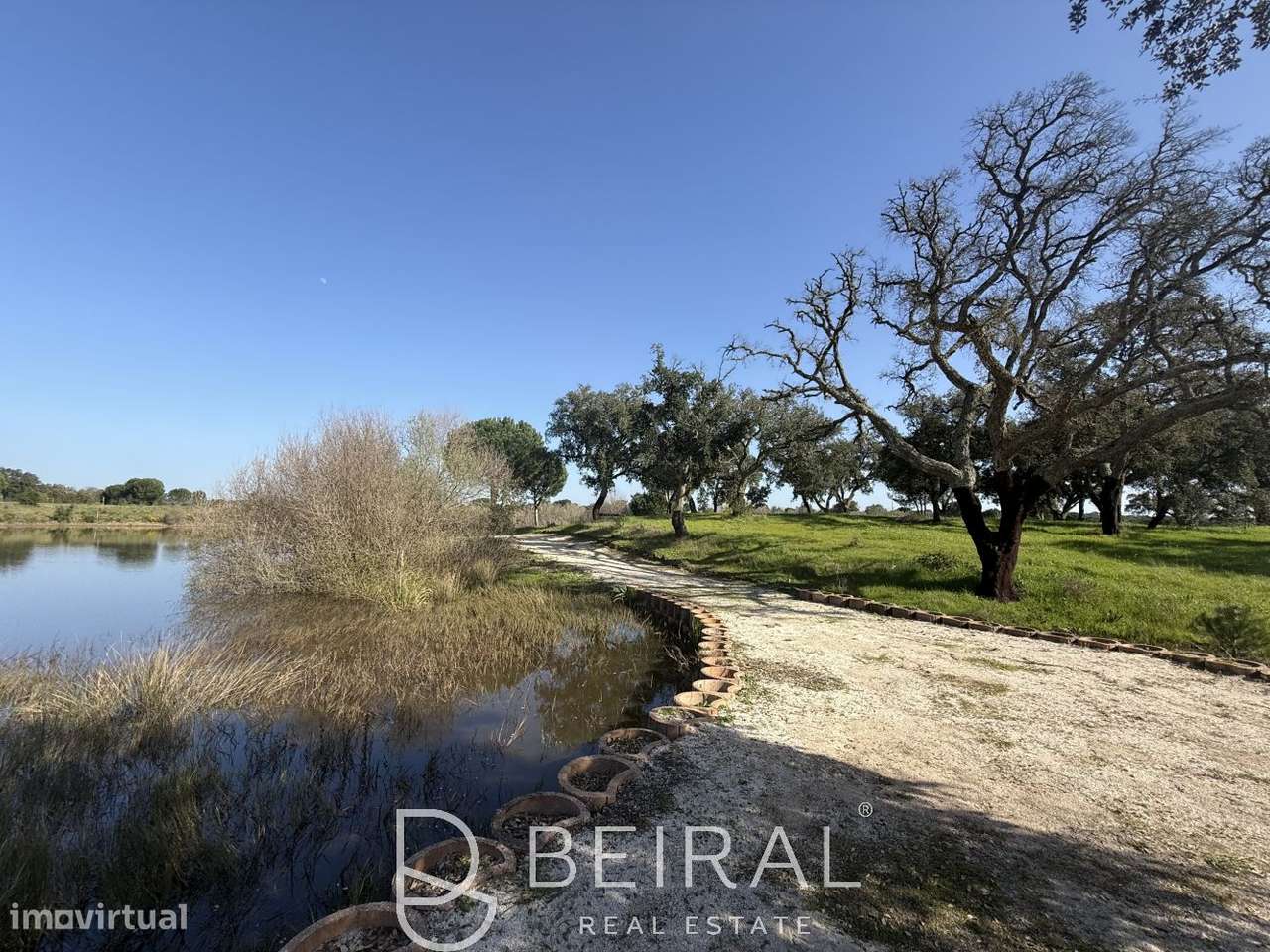 TERRENO DE PRESTÍGIO FRENTE AO LAGO NO GOLF DE SANTO ESTÊVÃO-17