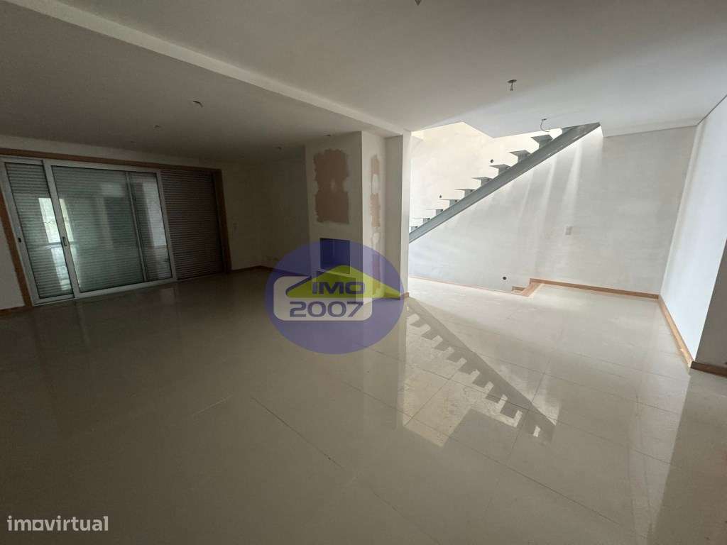 Moradia em Mozelos com Piscina - Grande imagem: 2/47