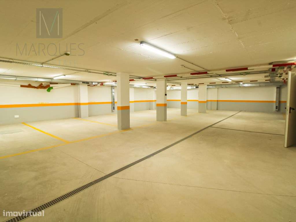 Apartamento T3 com Parqueamento e Arrecadação na Quinta do Desembar...-33