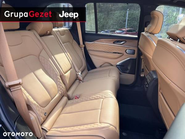 Jeep Grand Cherokee - 17