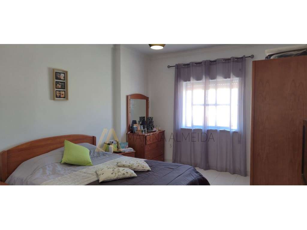 Apartamento t3 transformado em t2 com 2 varandas e arrecadação no c...-14