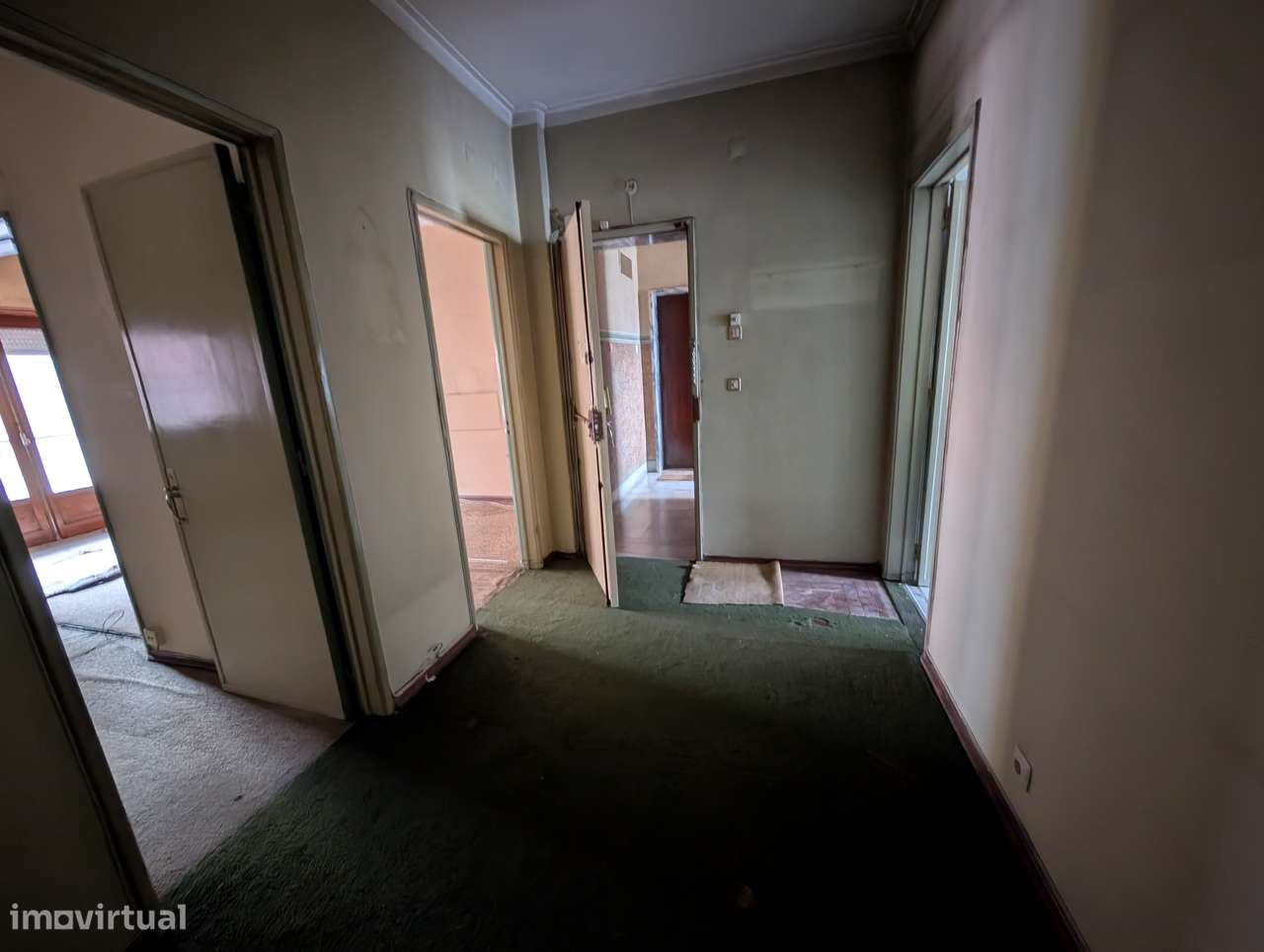 T3 Rua Lusiadas Para Remodelar-16