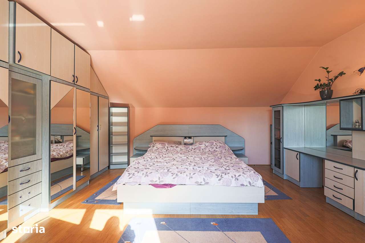 Vilă cu 6 camere în zona rezidențială - Poltura - Imagine principală: 5/13