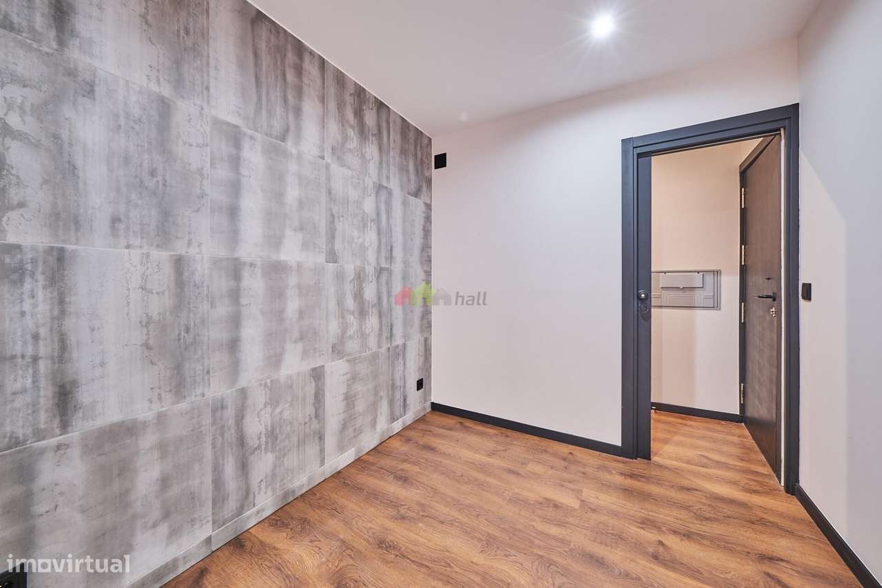 Apartamento T2 remodelado em Lisboa-3