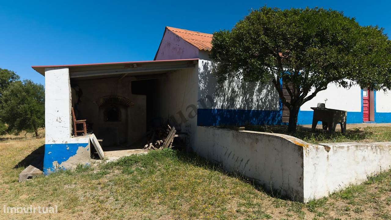 Monte Alentejano com propriedade de 13 HA-12