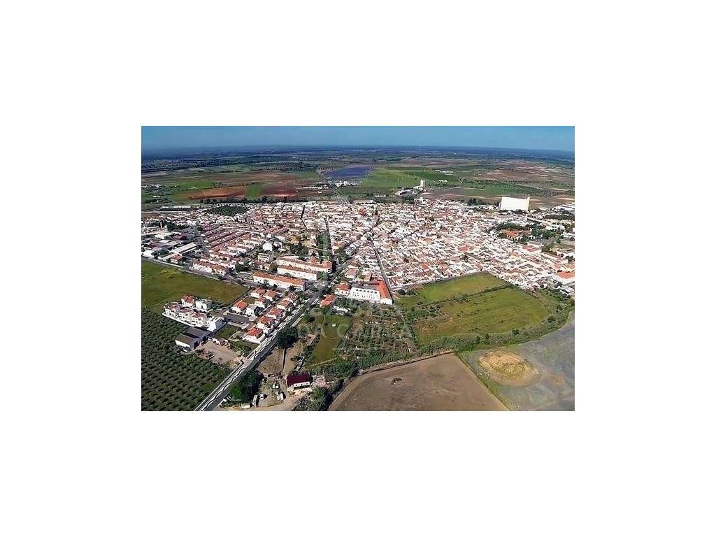 Armazém licenciado para Oficina em Ferreira do Alentejo-9