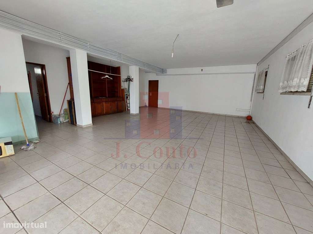 Prédio com 7 apartamentos no centro de Caldas da Rainha-35