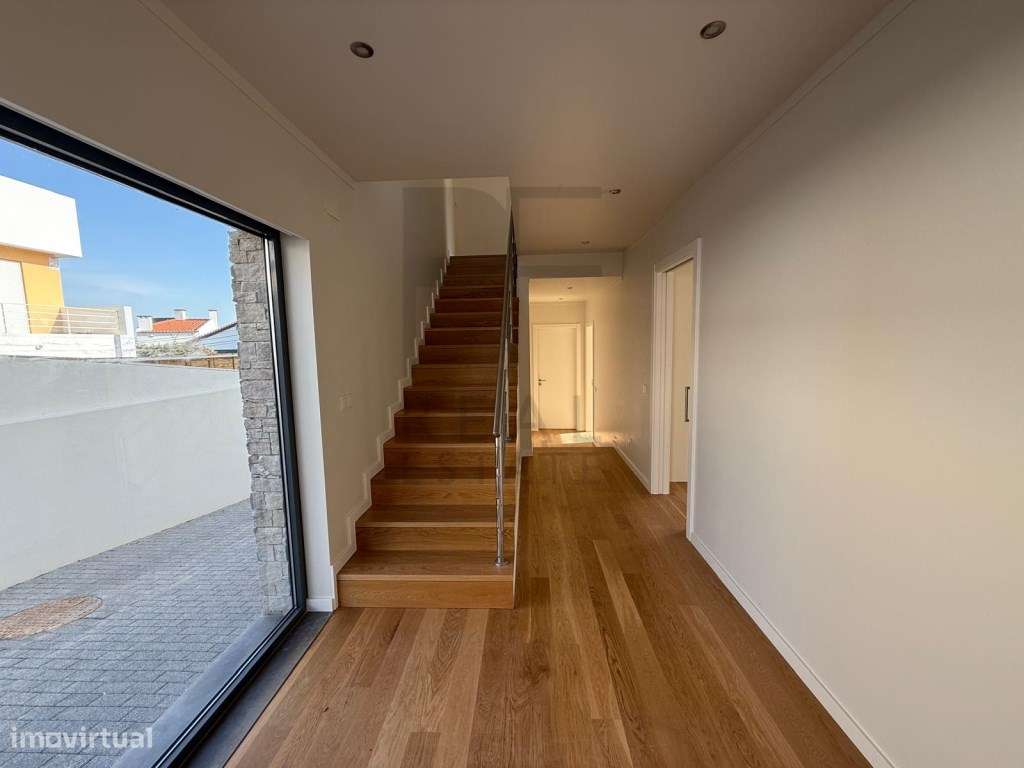 Moradia Independente T4 - Bicesse-7