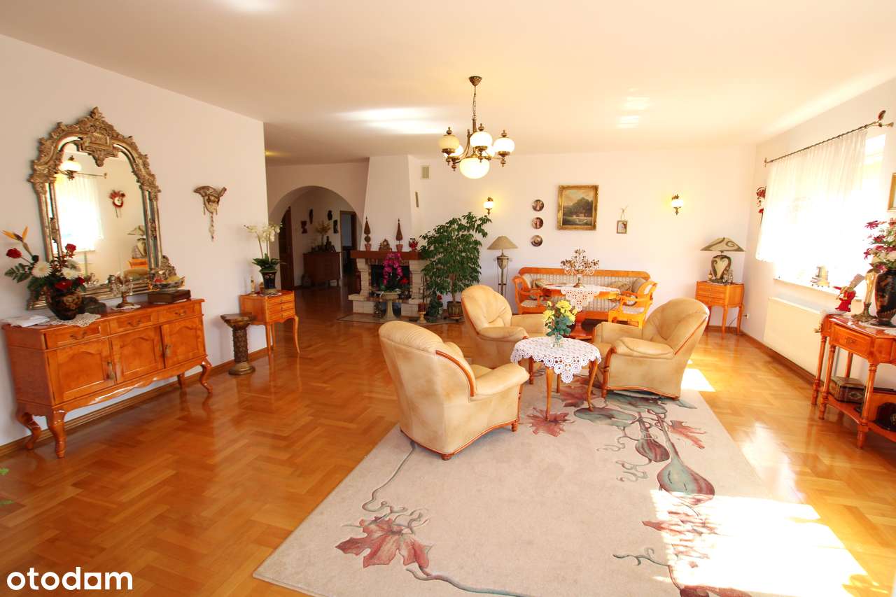 Nieruchomość komercyjna ** doskonałe położenie tuż przy ul. płk. Dąbka-8