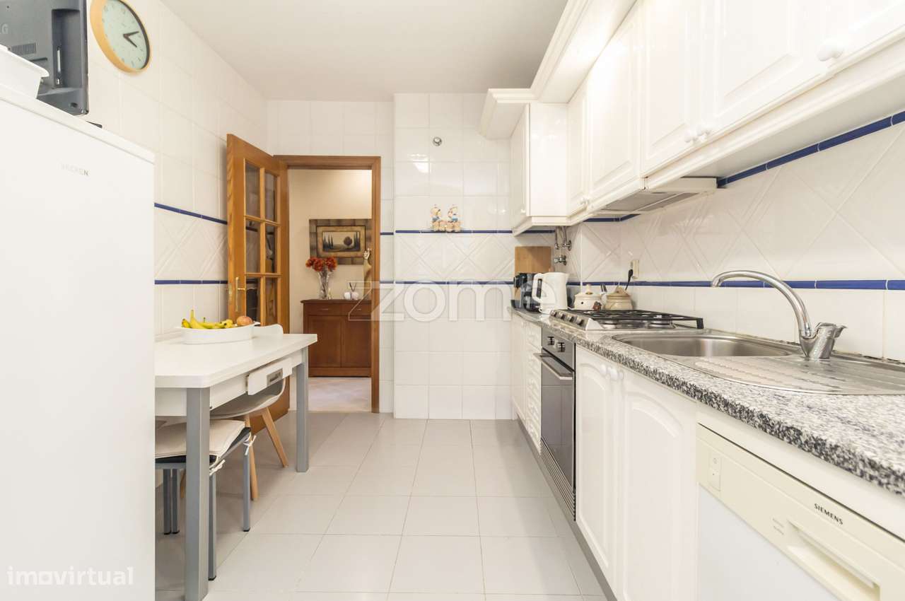 T2 com elevador e arrecadação em Santa Marta do Pinhal - Grande imagem: 3/15