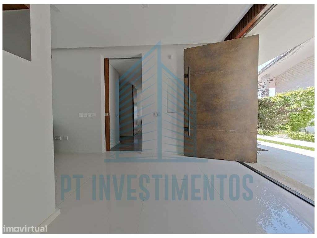 Moradia semi-nova T5+1 em Santa Joana - Aveiro-34