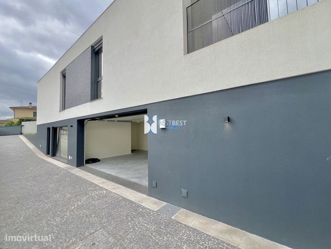 MORADIA INDIVIDUAL DE LUXO T3, DUAS SUITES, NOVA, CONCLUIDA,NA TROFA-30