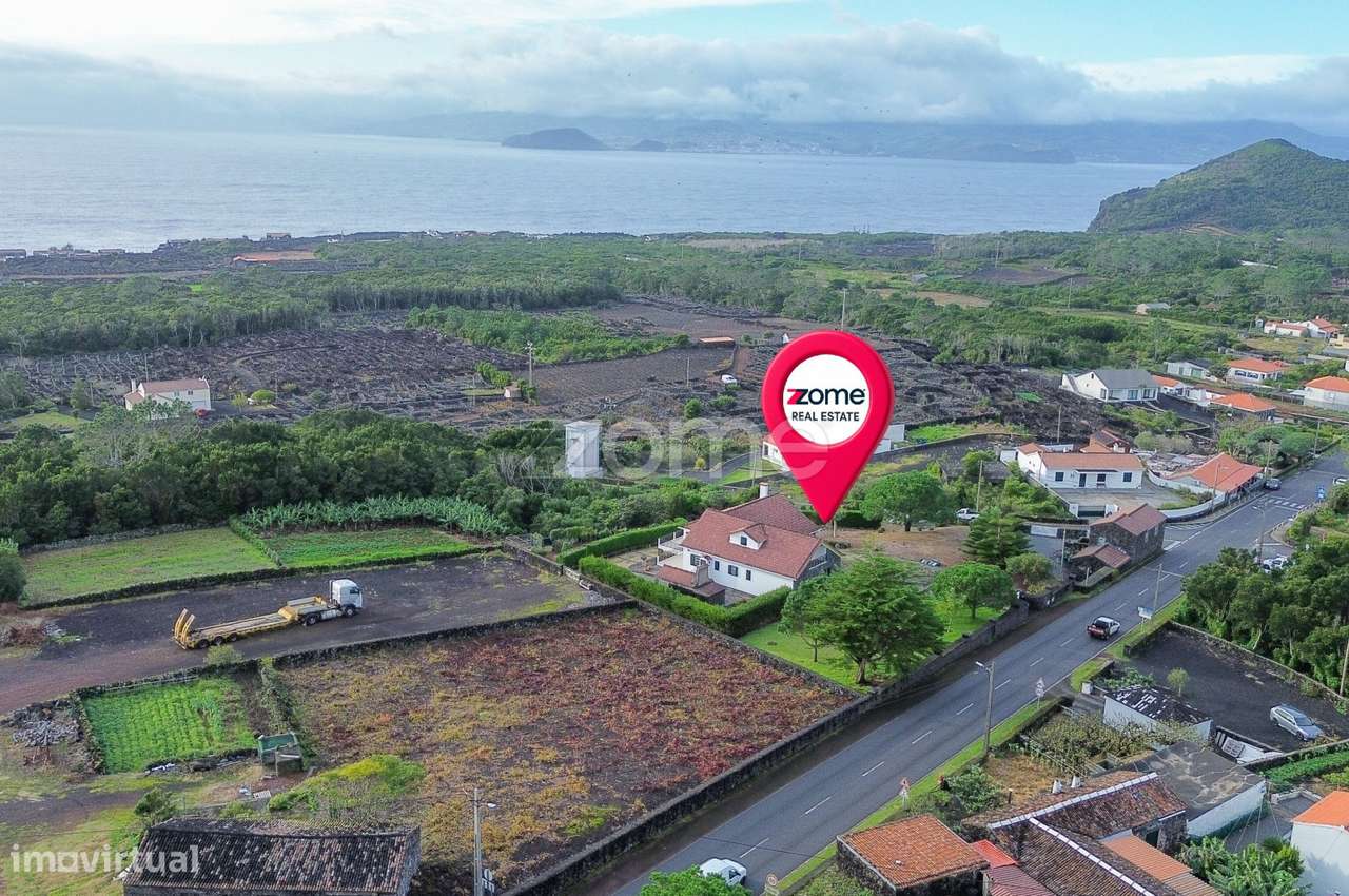 Moradia T4+1 na Ilha do Pico com Terraço Panorâmico e Vista Mar-38