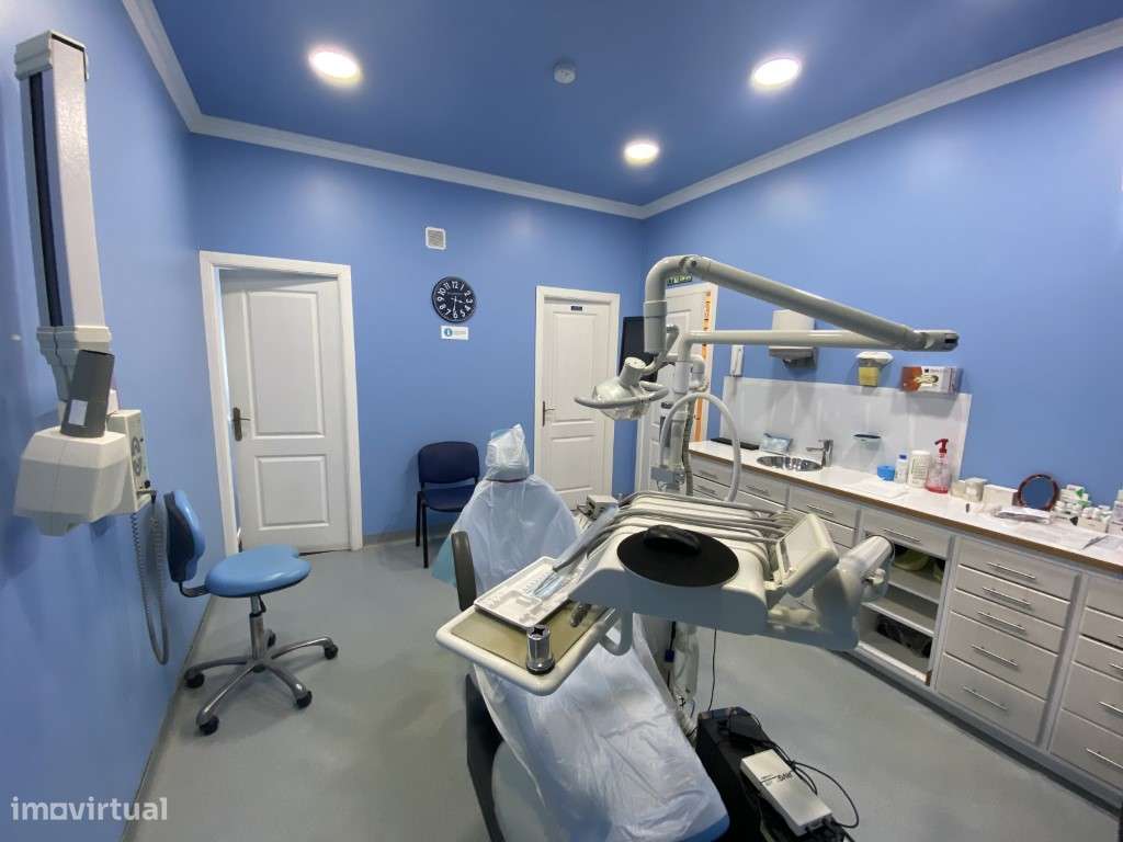 CEDÊNCIA DE POSIÇÃO de Clínica Médica e Dentária / Escritório na Ba... - Grande imagem: 3/35