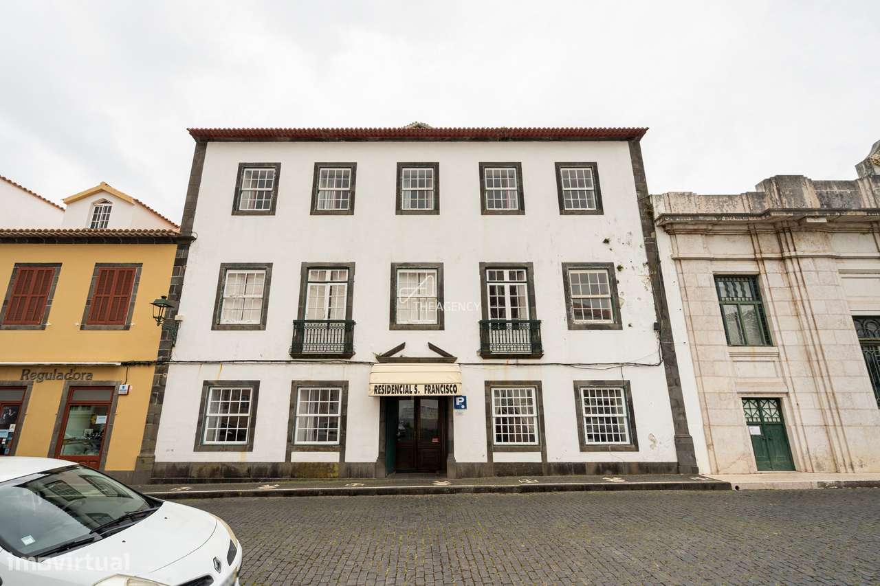 Oportunidade | Edificio Hoteleiro em frente à Marina da Horta, Açores - Grande imagem: 4/47