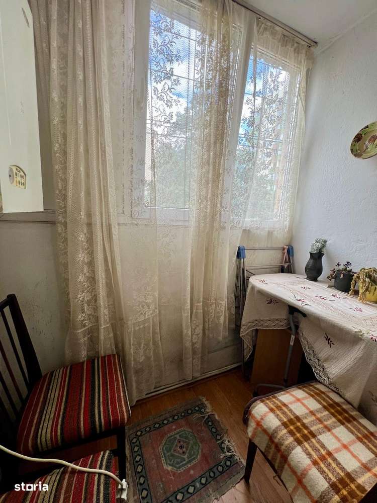 Garsoniera zona Tudor Vladimirescu 30mp etaj 1 Pret 33.000eur neg - Imagine principală: 5/13