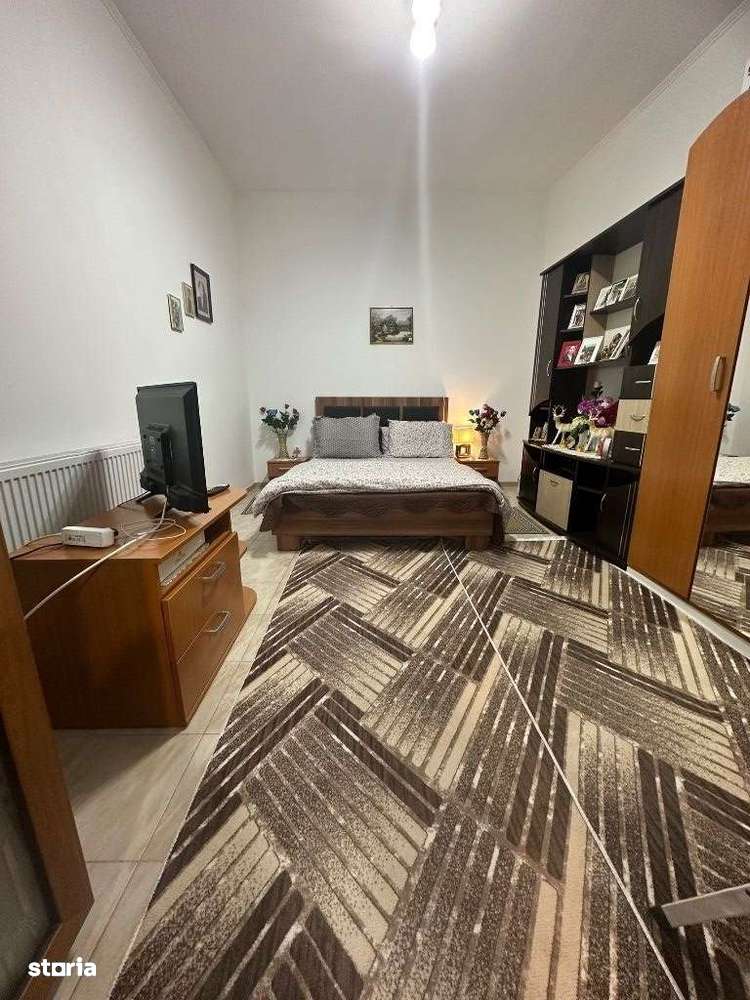 De vânzare casa INDIVIZIUNE - Imagine principală: 4/10