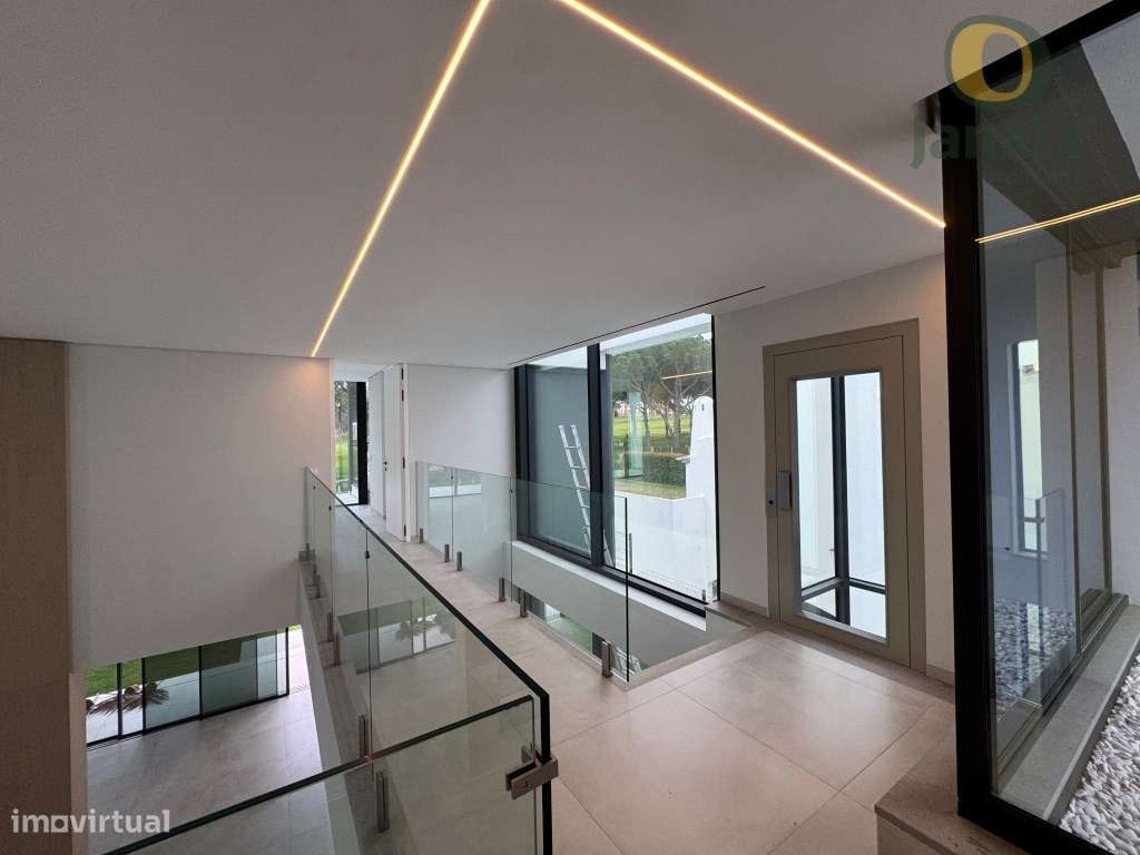Moradia T4 de Luxo com Piscina, em Primeira Linha de Golfe, Vilamoura-39