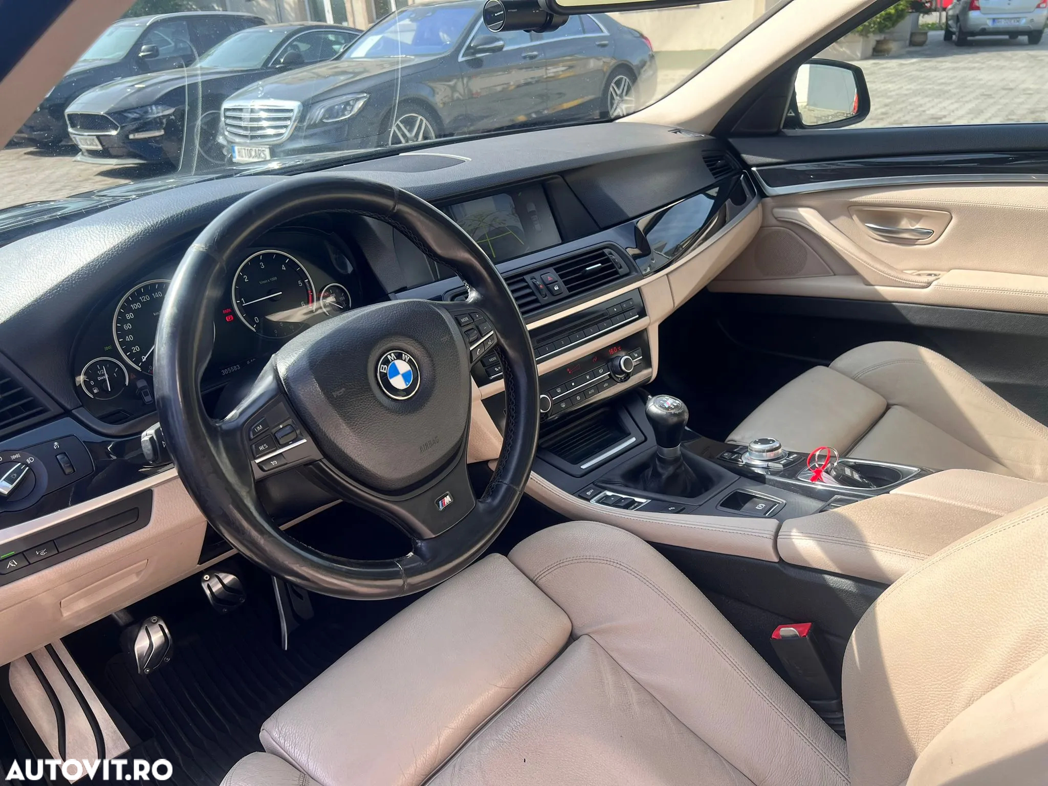 BMW Seria 5 520d Touring - 12