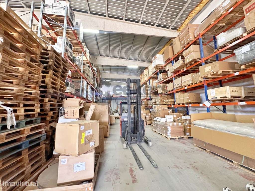 Armazém e escritório no Centro Empresarial Sintra Estoril com 1200 m2-6