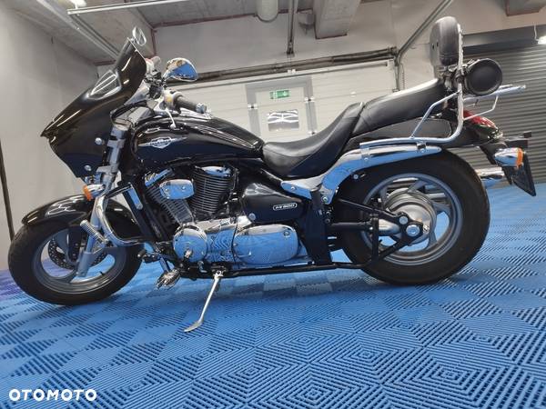 Suzuki Intruder - 5