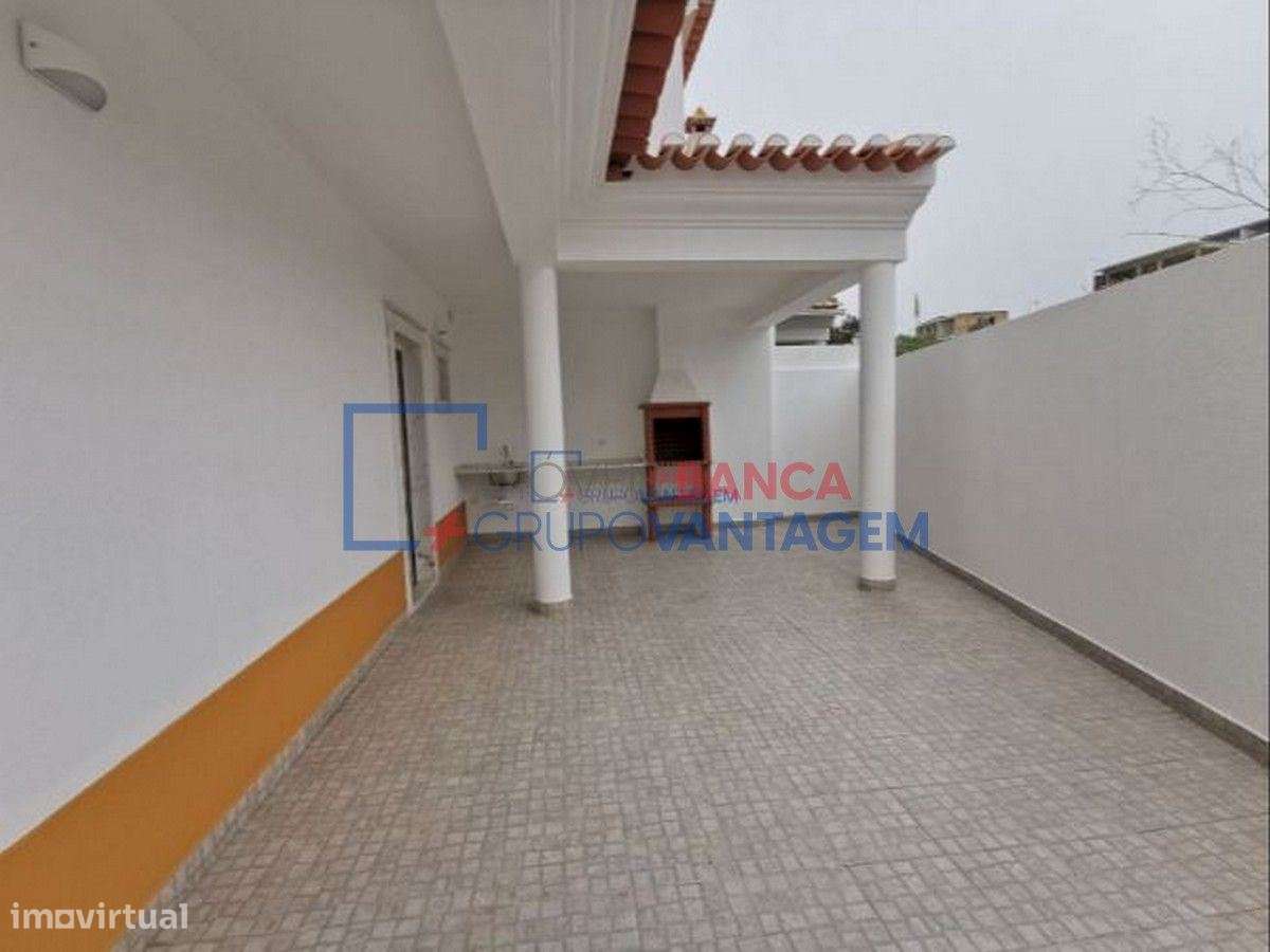 Moradia Remodelada T3 + 1 na Vila da Ericeira - Grande imagem: 4/30