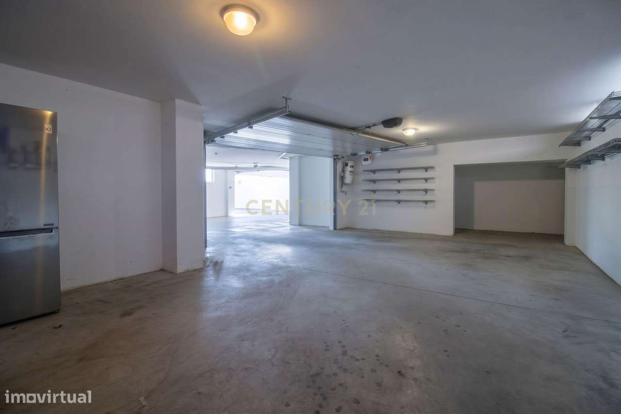 T3 com Terraço de 63 m² e Garagem de 70 m² | Comeira, Marinha Grande-25