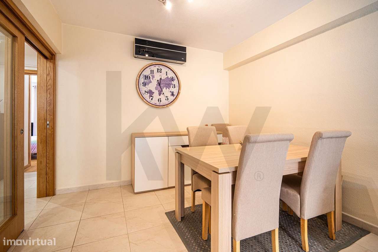 Apartamento T2 em Paço de Arcos: Conforto Exclusivo com Pátio Privativ-26