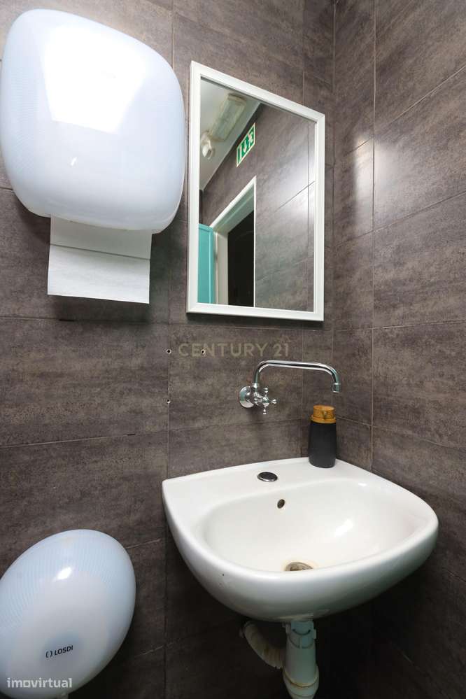 Loja no Lumiar, preparada para abrir o seu próprio negócio (café/paste-21