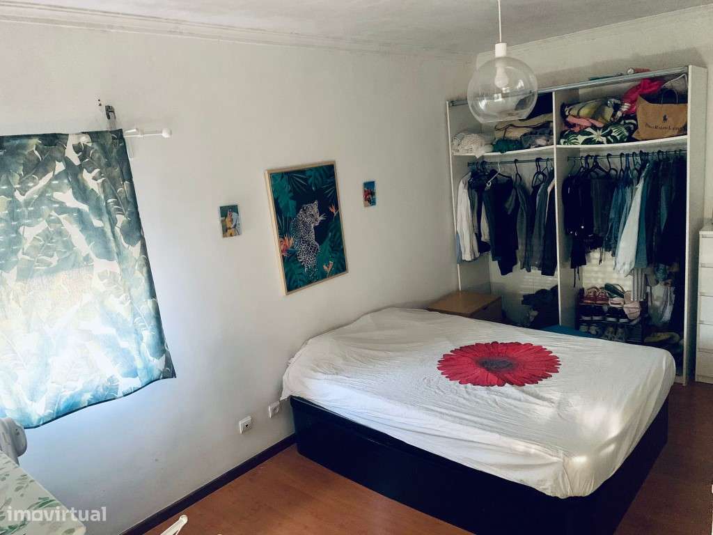 T1 muito espaçoso com 70m² e grande varanda-8