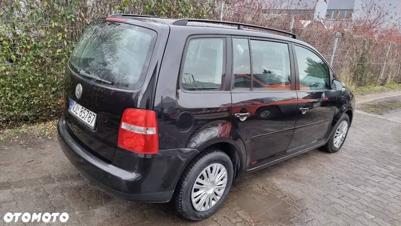 Volkswagen Touran 2.0 FSI Trendline - 5