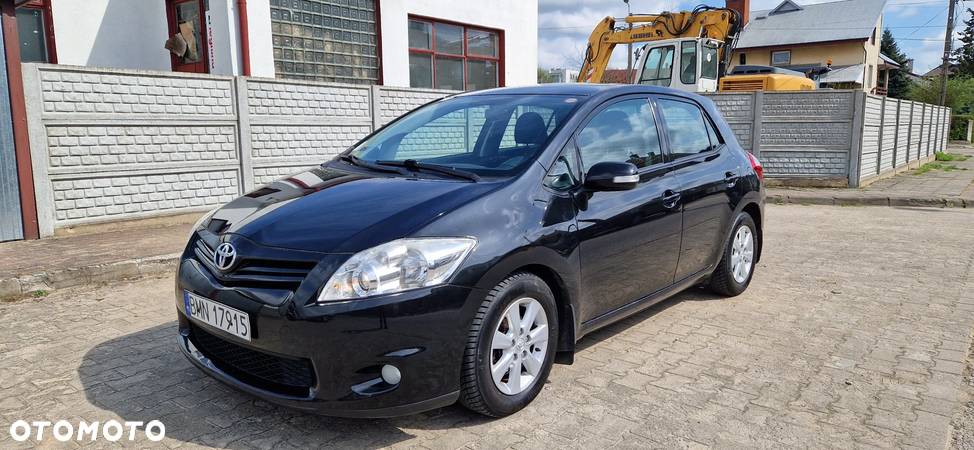 Toyota Auris 1.4 D-4D - 1